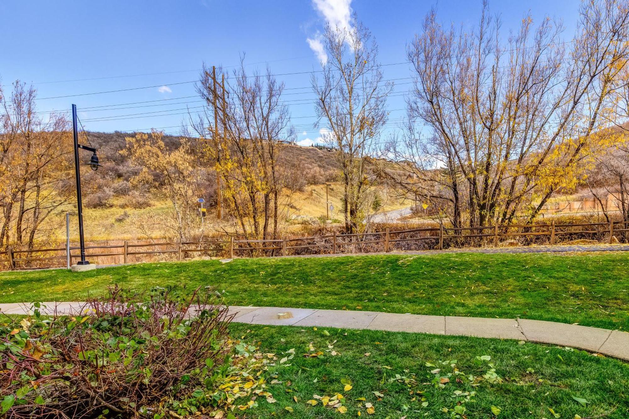 Park Station Family Retreat Villa Park City Rum bild