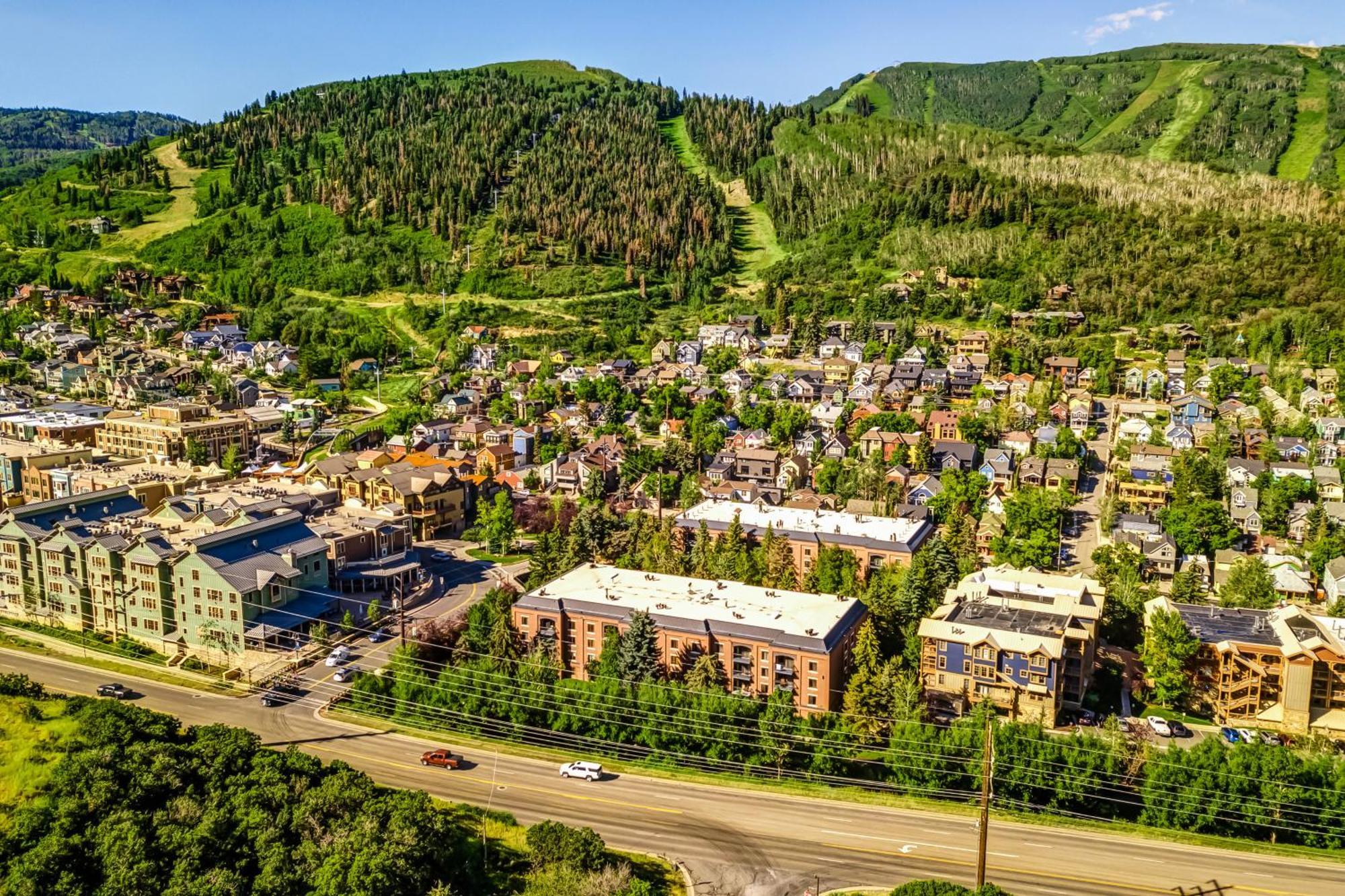 Park Station Family Retreat Villa Park City Rum bild